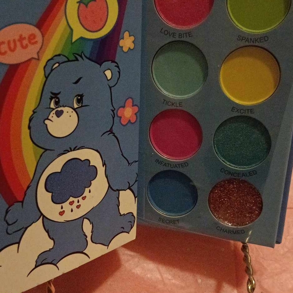 Makeup - Picture 3 of 4